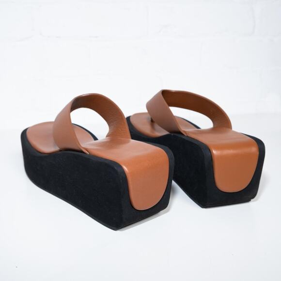 Frame Leather Platform Sandals - Picture 2 of 5